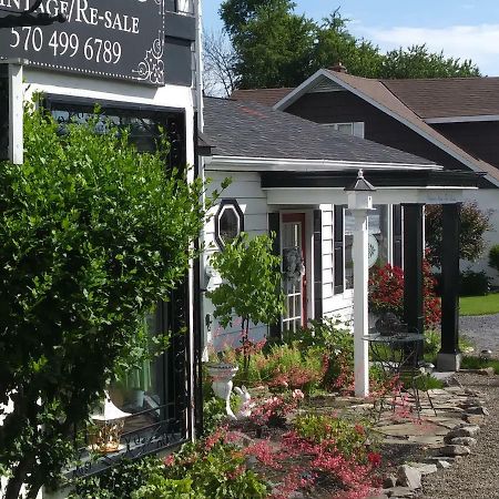 The Guest House At The Regina House Tea Room Moosic Exteriör bild